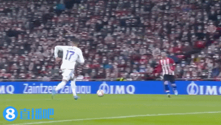 球员15投11分3失误，关键时刻三分打铁