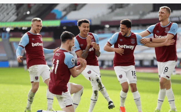 详解棒球规则中的投球板站位规定轴心脚离开时机对犯规的界定