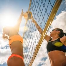 今晚，上海海港门将颜骏凌首发出场，迎来了他代表俱...